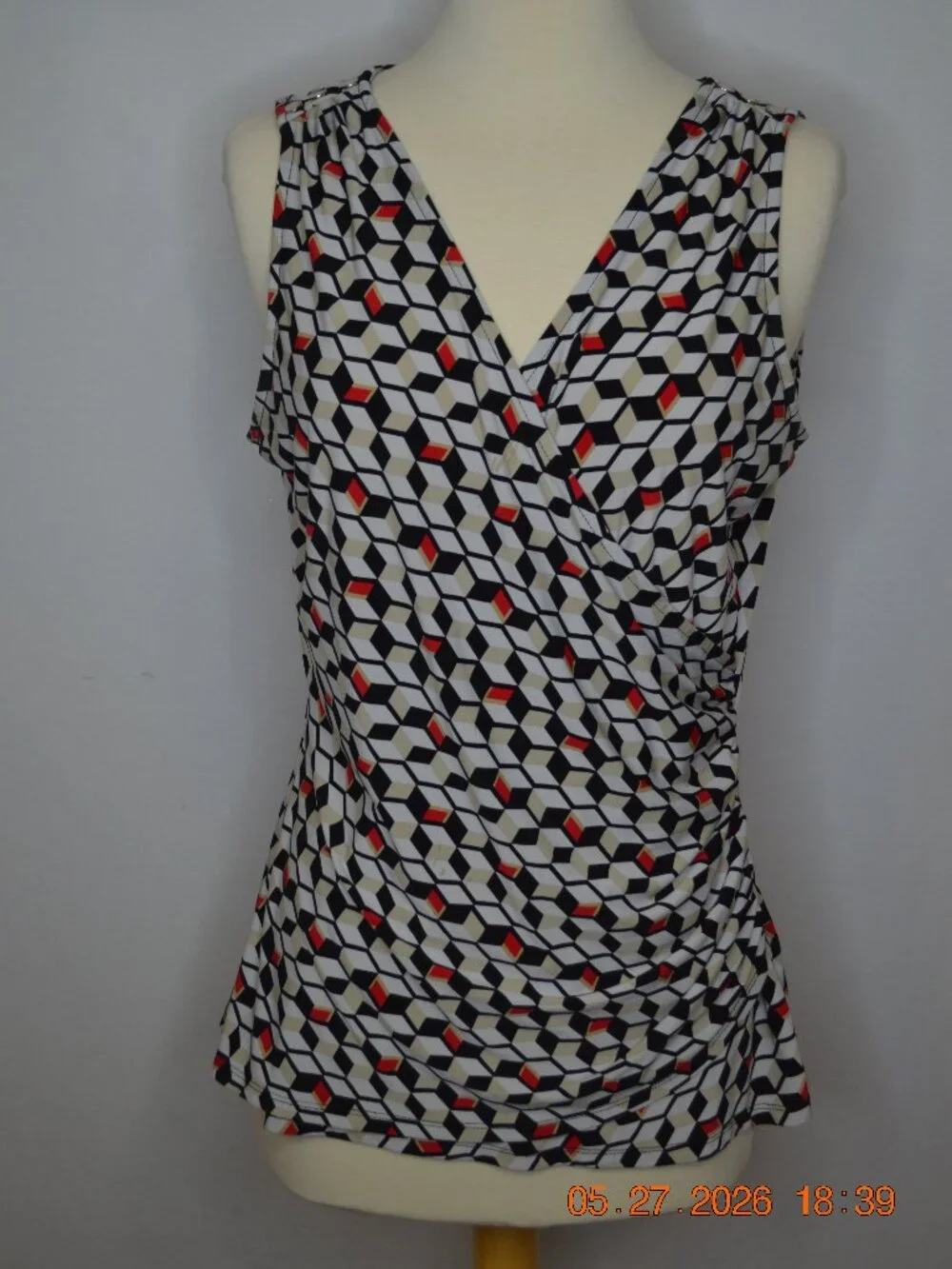 White House Black Market Women’s Large Cream Black Red Sleeveless Blouse
